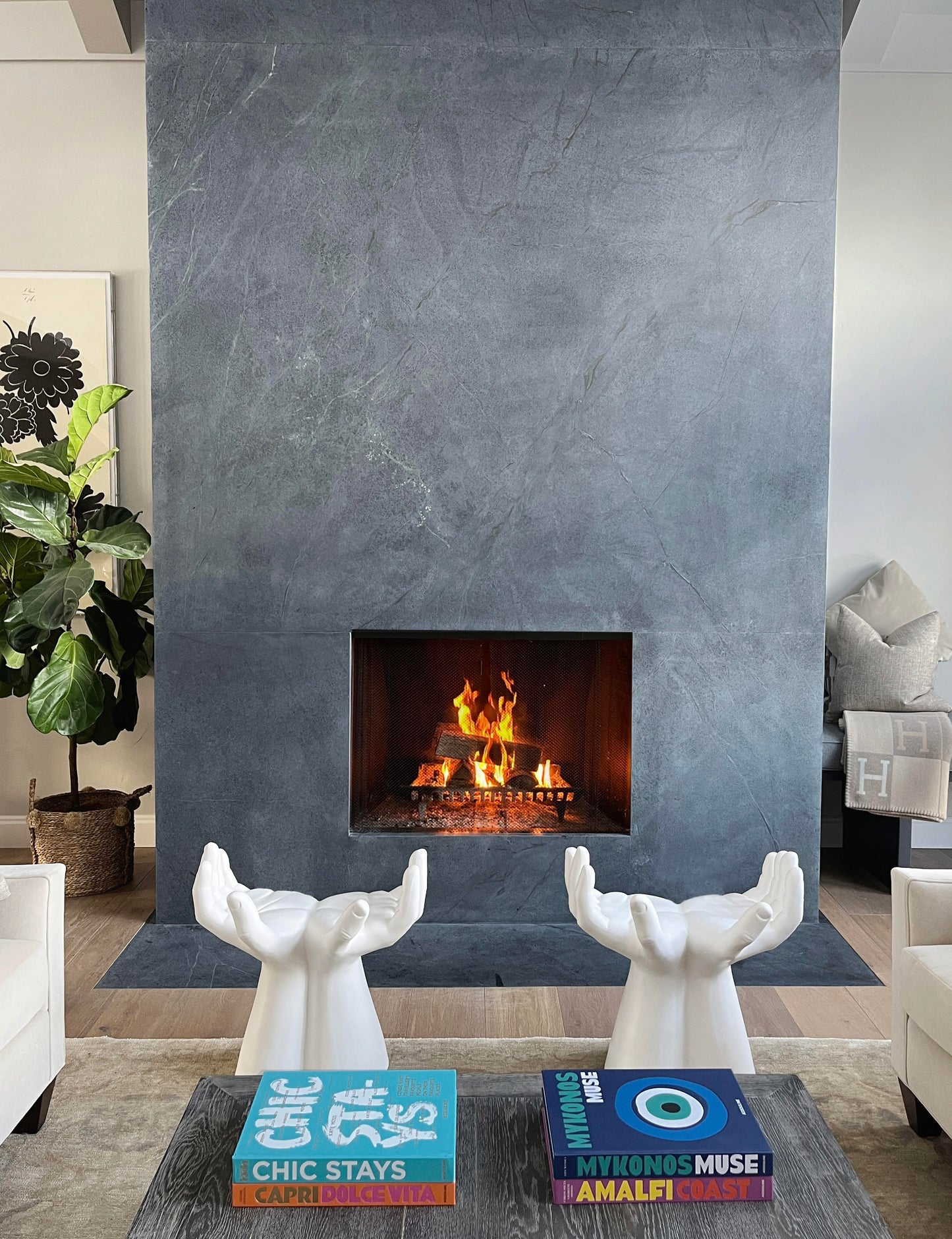 Hands Stool - Matte White